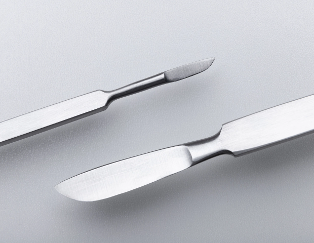 การผ่าตัดเลเบียแบบใบมีดแผลเล็ก หมายถึงอะไร?